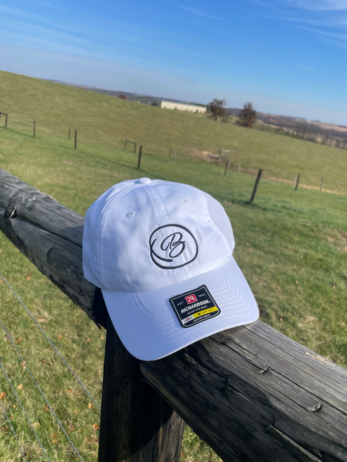 220 Hats - B logo
